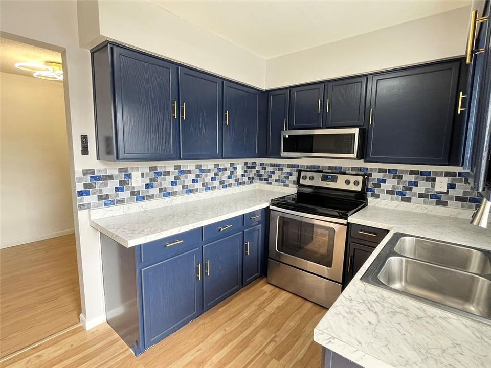 For Rent: $1,662 (2 beds, 1 baths, 950 Square Feet)