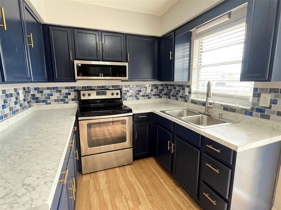 For Rent: $1,662 (2 beds, 1 baths, 950 Square Feet)