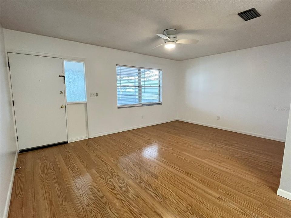 For Rent: $1,662 (2 beds, 1 baths, 950 Square Feet)