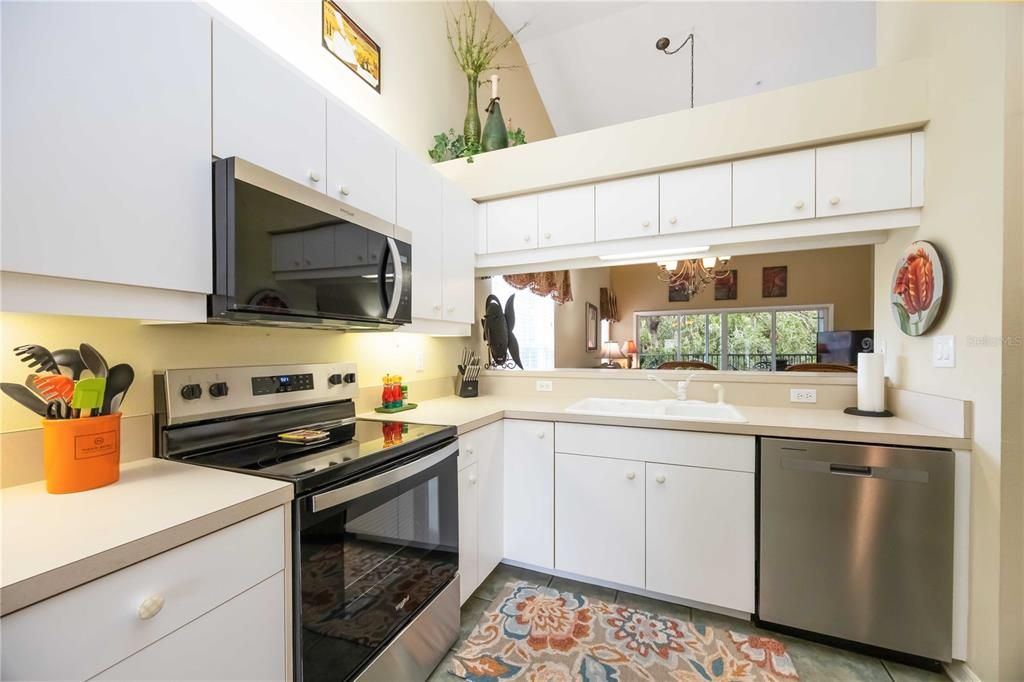 待售: $255,000 (2 贝兹, 2 浴室, 1510 平方英尺)