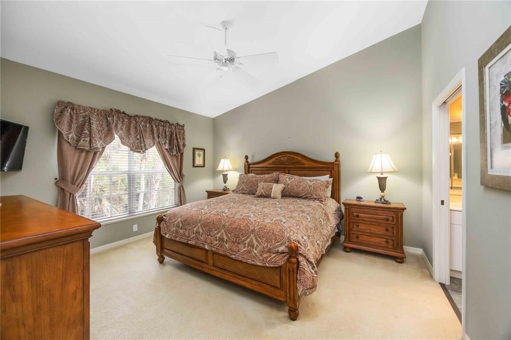 待售: $255,000 (2 贝兹, 2 浴室, 1510 平方英尺)