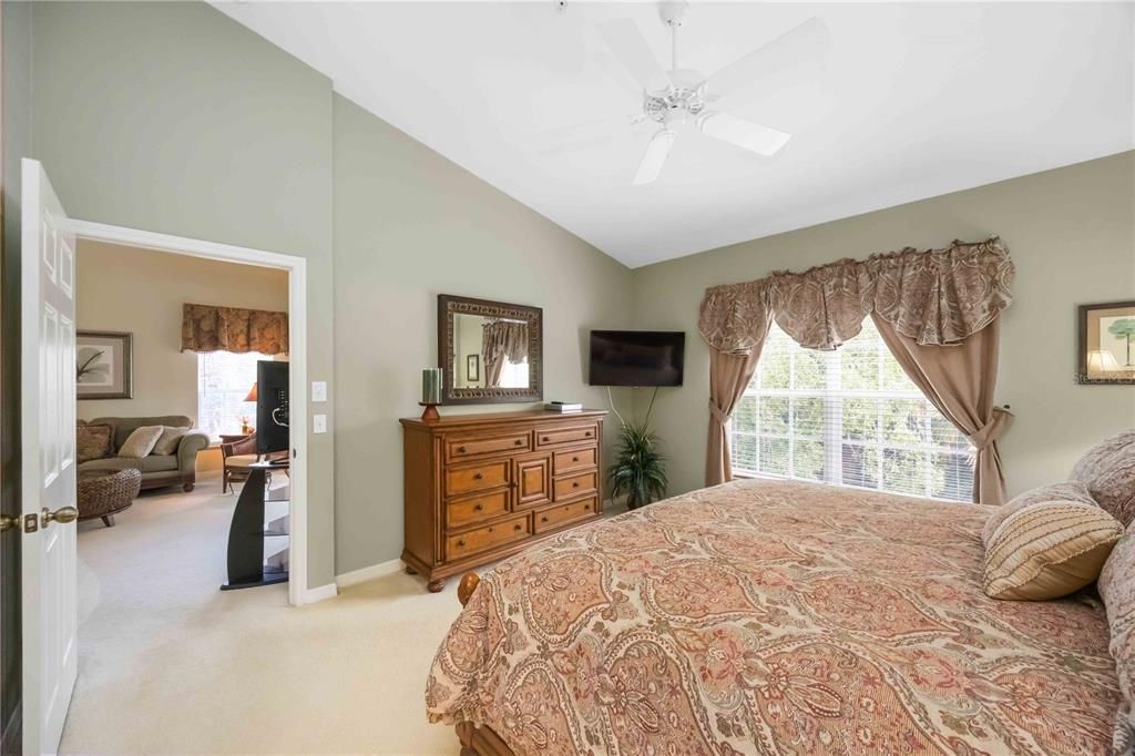 待售: $255,000 (2 贝兹, 2 浴室, 1510 平方英尺)