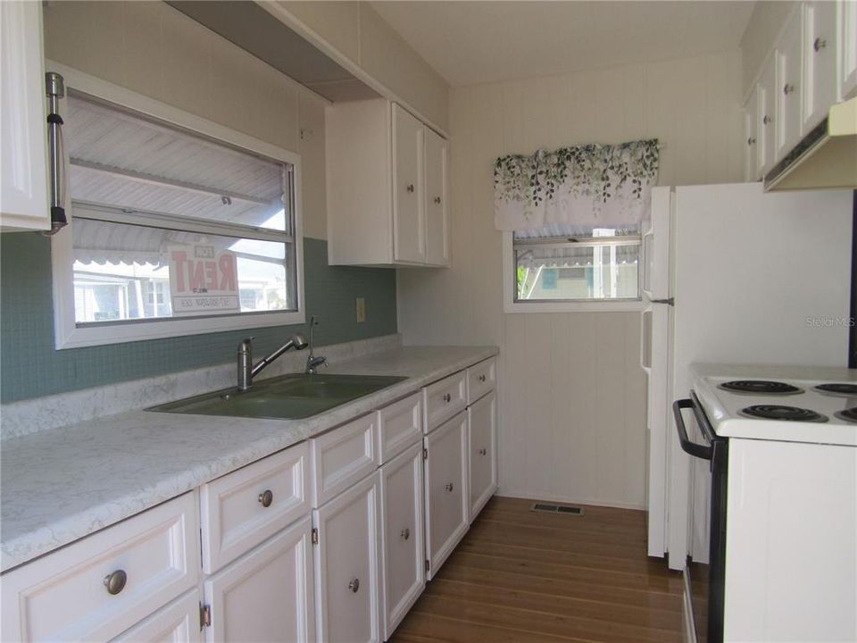 For Rent: $1,795 (2 beds, 1 baths, 684 Square Feet)