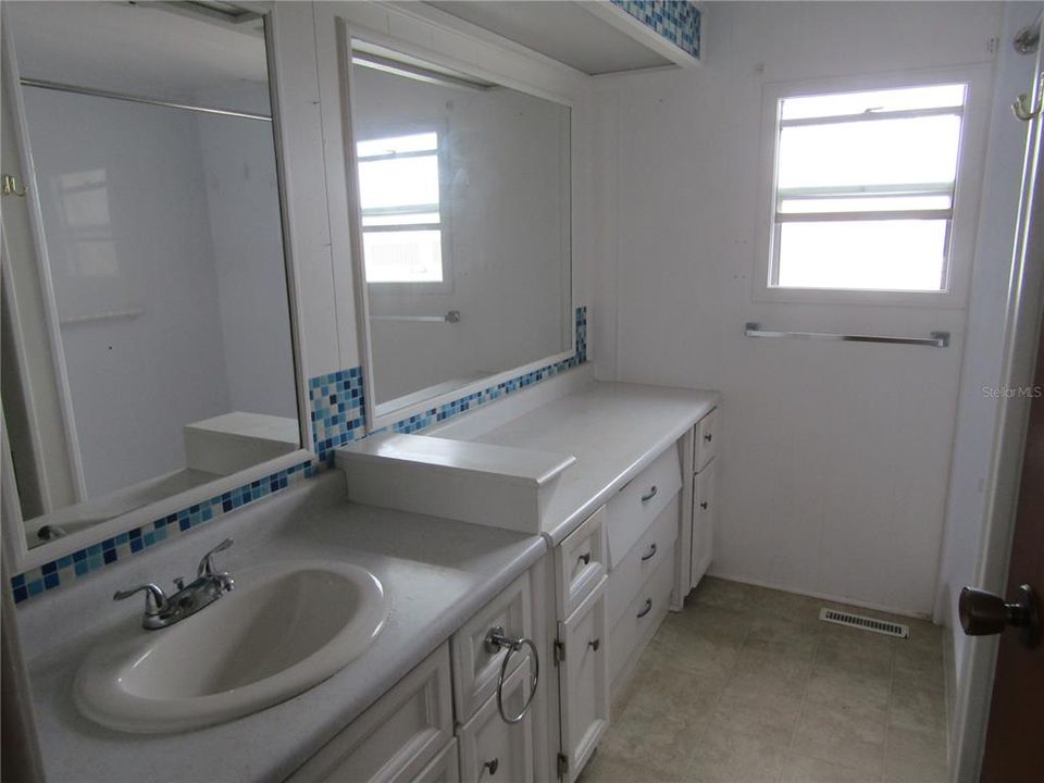 For Rent: $1,795 (2 beds, 1 baths, 684 Square Feet)