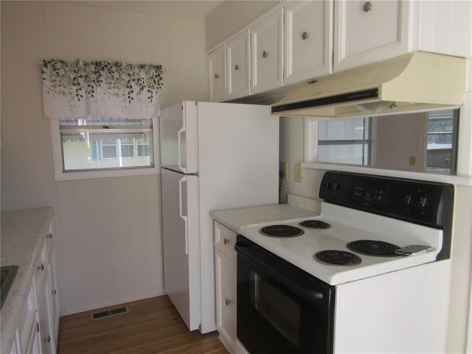 For Rent: $1,795 (2 beds, 1 baths, 684 Square Feet)