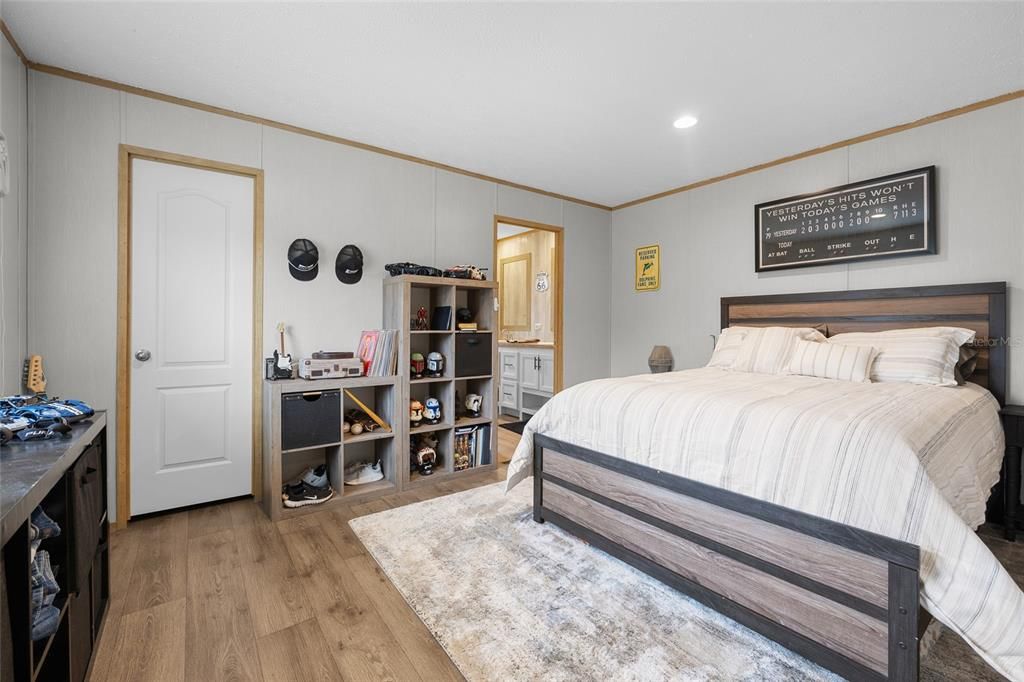 For Sale: $334,900 (3 beds, 2 baths, 1125 Square Feet)