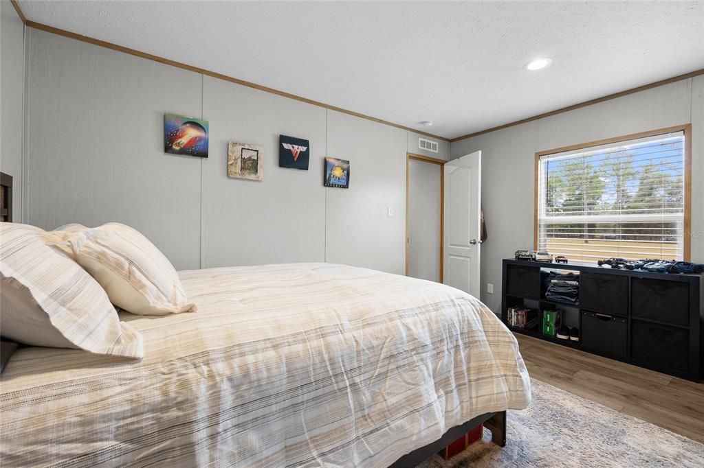 For Sale: $334,900 (3 beds, 2 baths, 1125 Square Feet)