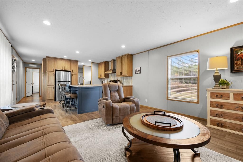 For Sale: $334,900 (3 beds, 2 baths, 1125 Square Feet)