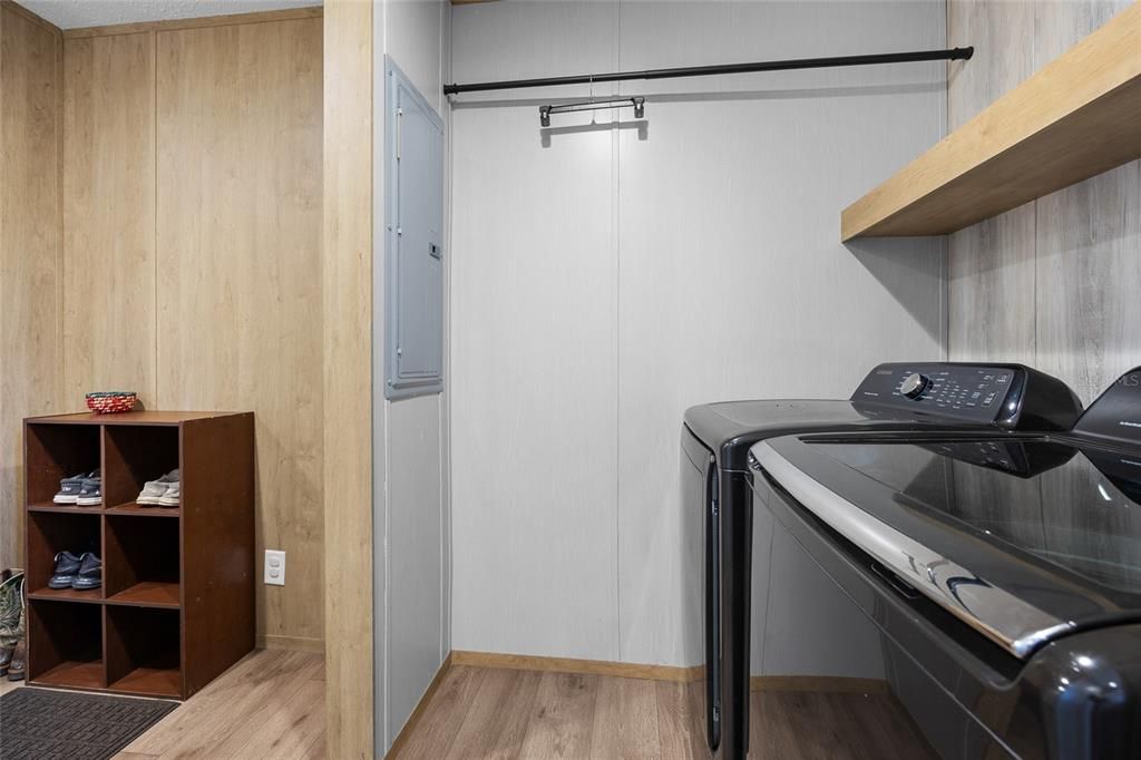 For Sale: $334,900 (3 beds, 2 baths, 1125 Square Feet)