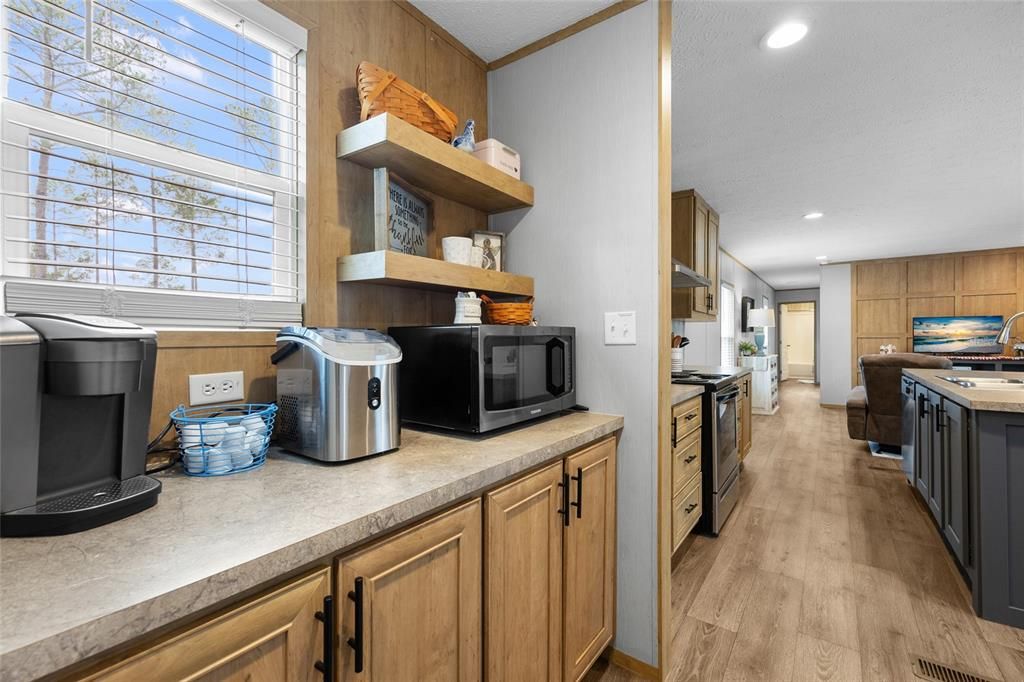 For Sale: $334,900 (3 beds, 2 baths, 1125 Square Feet)