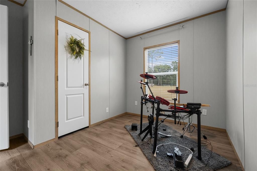 For Sale: $334,900 (3 beds, 2 baths, 1125 Square Feet)