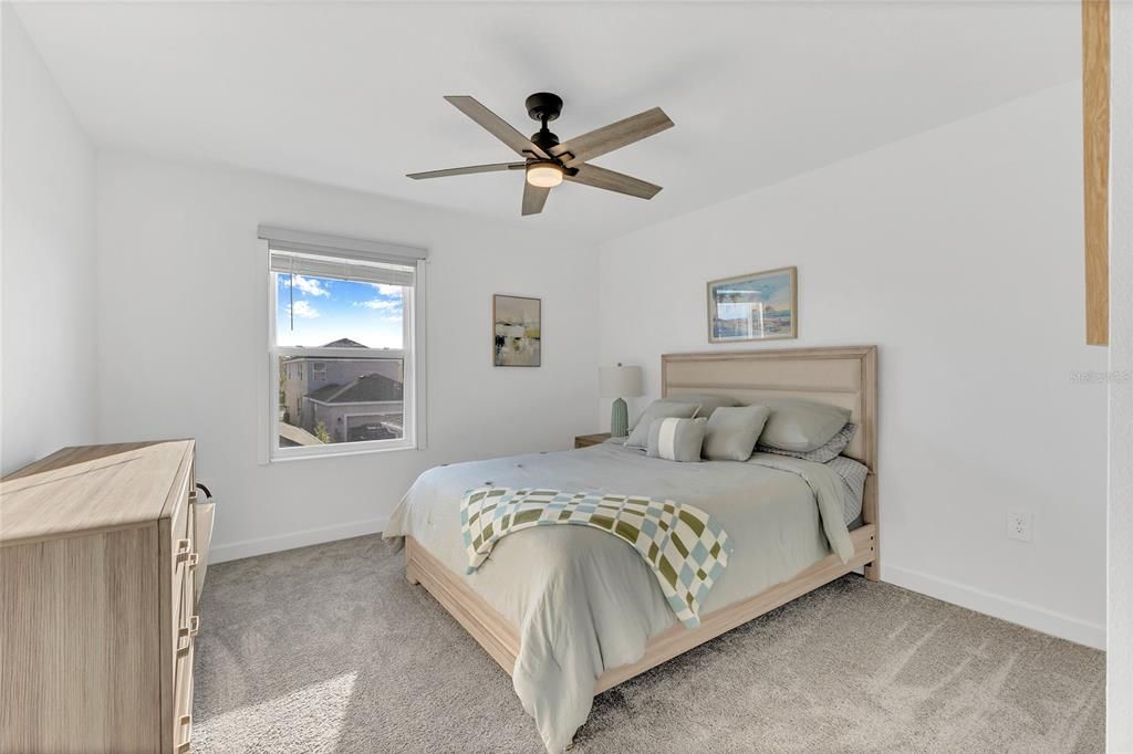 En Venta: $455,000 (4 camas, 2 baños, 1863 Pies cuadrados)