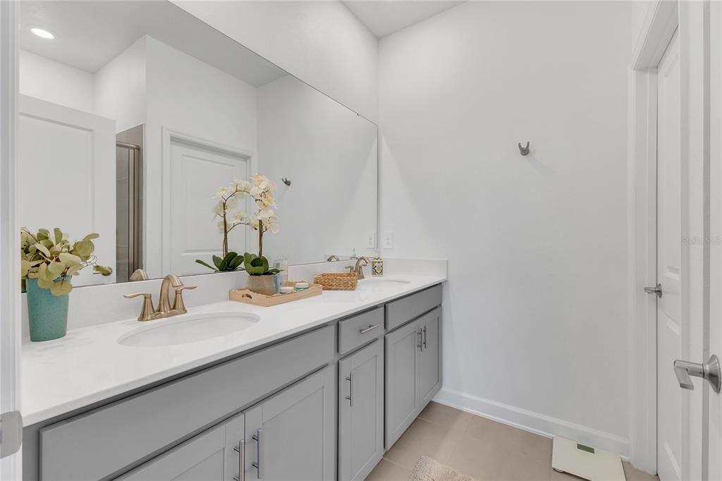 En Venta: $455,000 (4 camas, 2 baños, 1863 Pies cuadrados)