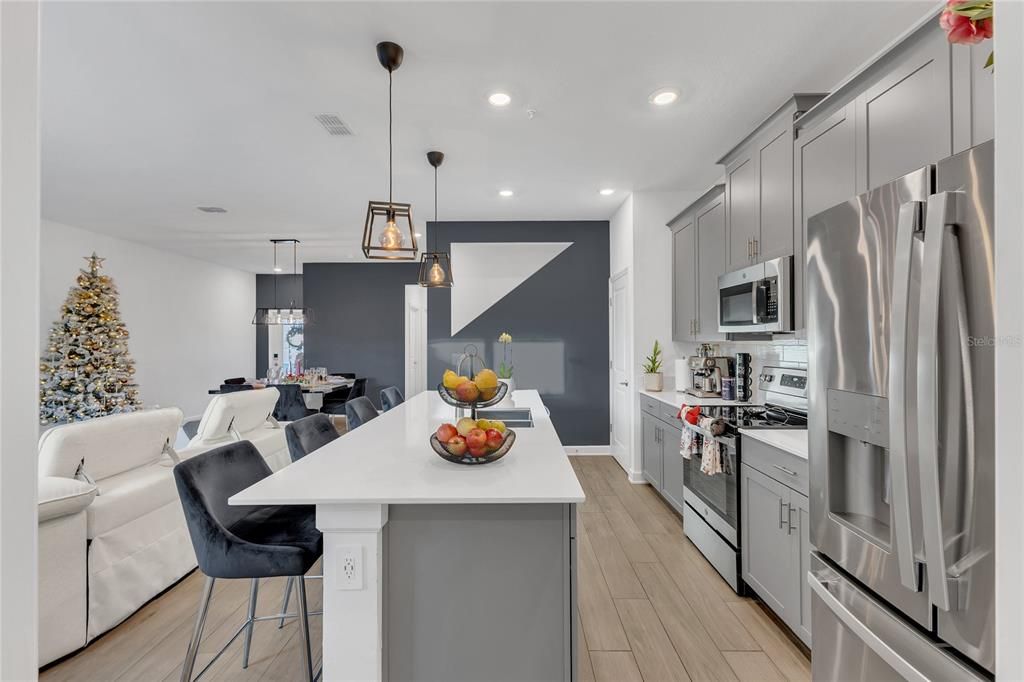 En Venta: $455,000 (4 camas, 2 baños, 1863 Pies cuadrados)