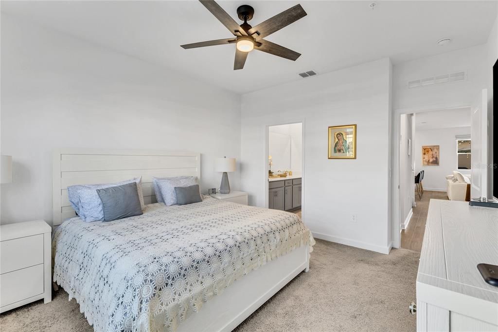 En Venta: $455,000 (4 camas, 2 baños, 1863 Pies cuadrados)