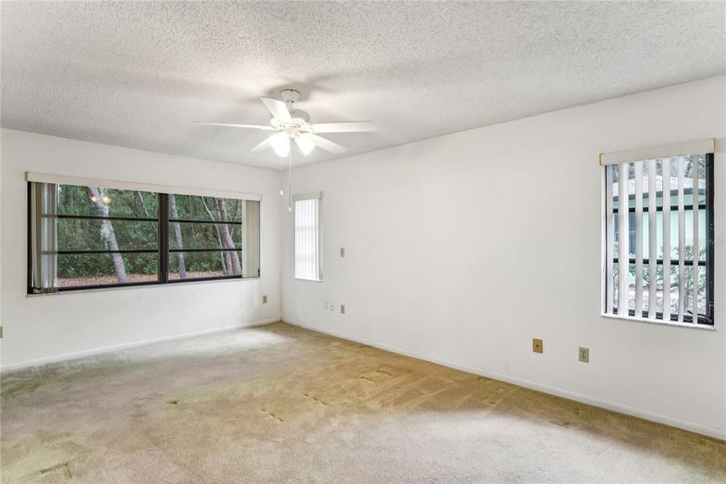 For Sale: $229,000 (2 beds, 2 baths, 1839 Square Feet)