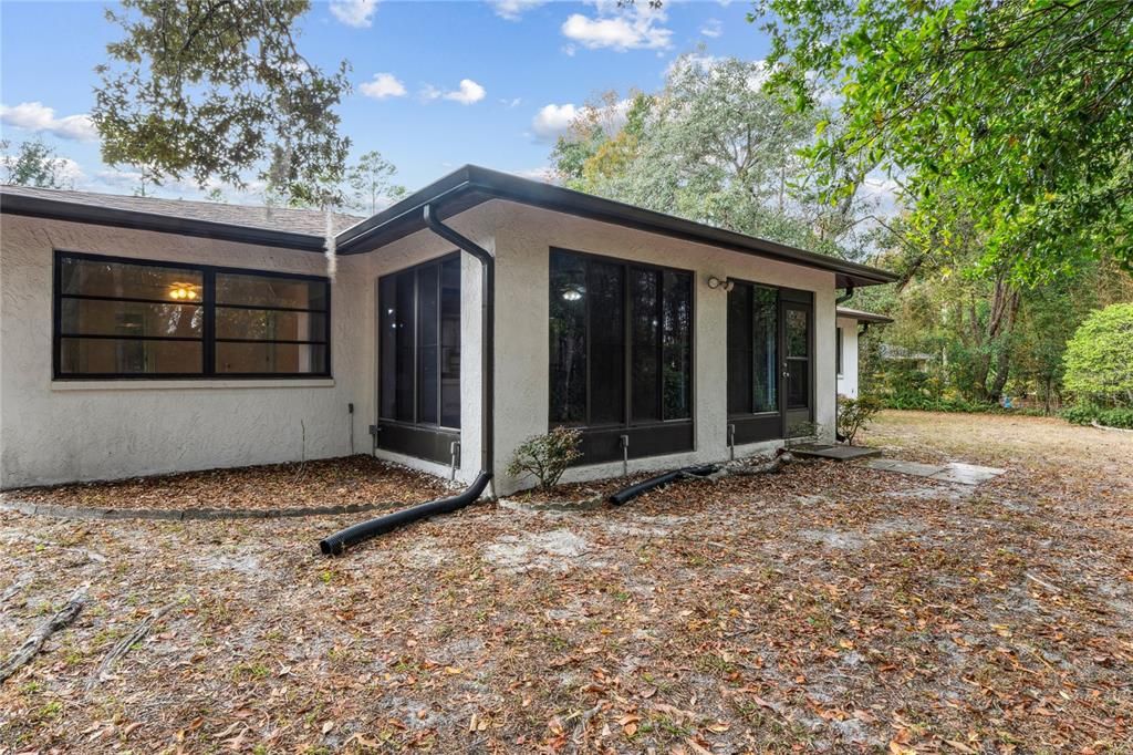 For Sale: $229,000 (2 beds, 2 baths, 1839 Square Feet)