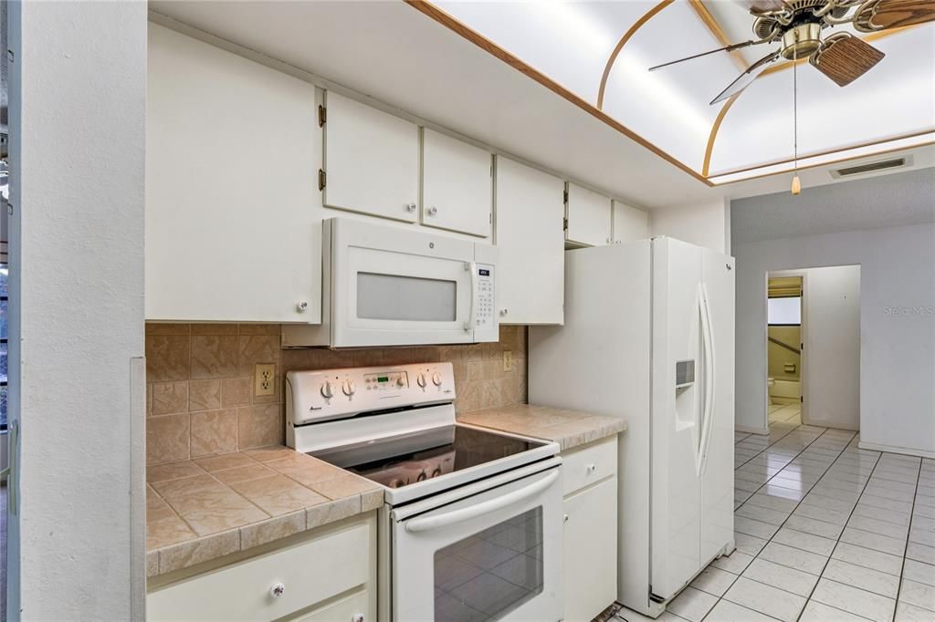 For Sale: $229,000 (2 beds, 2 baths, 1839 Square Feet)