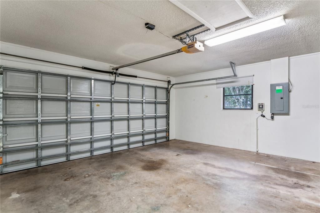 For Sale: $229,000 (2 beds, 2 baths, 1839 Square Feet)