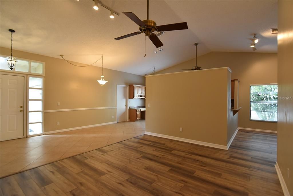 For Rent: $2,400 (3 beds, 2 baths, 1518 Square Feet)