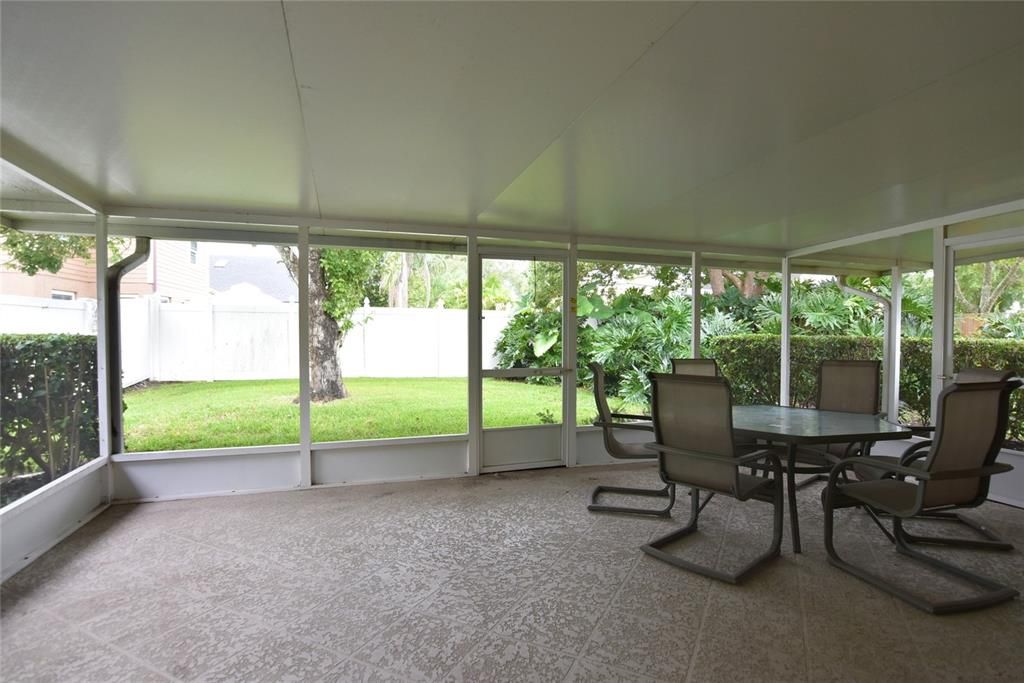 For Rent: $2,400 (3 beds, 2 baths, 1518 Square Feet)