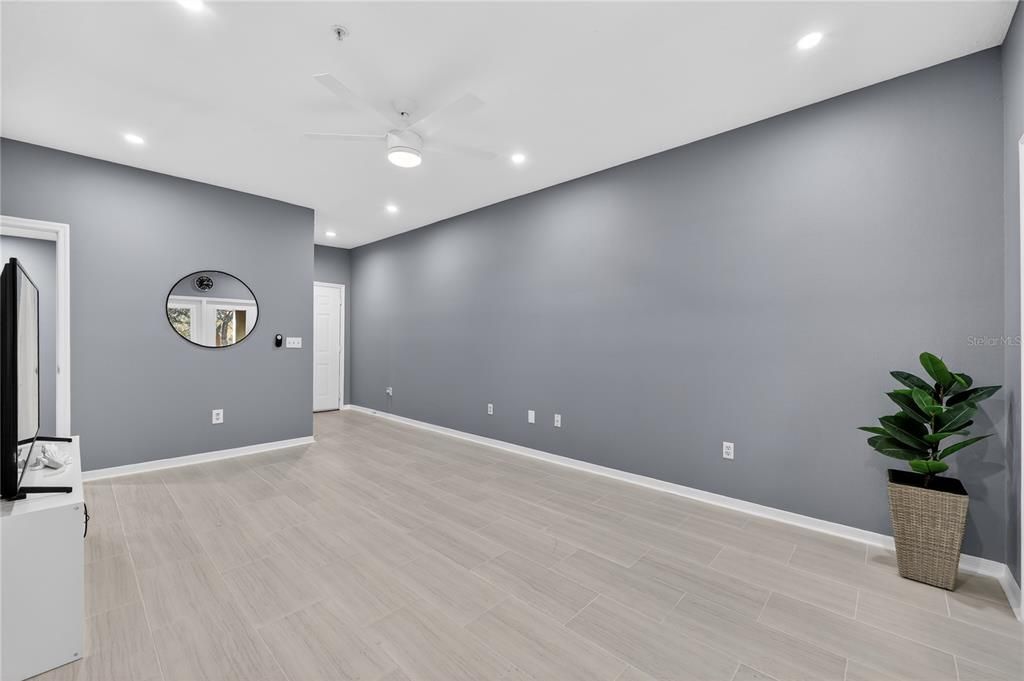 待售: $249,900 (1 贝兹, 1 浴室, 1044 平方英尺)