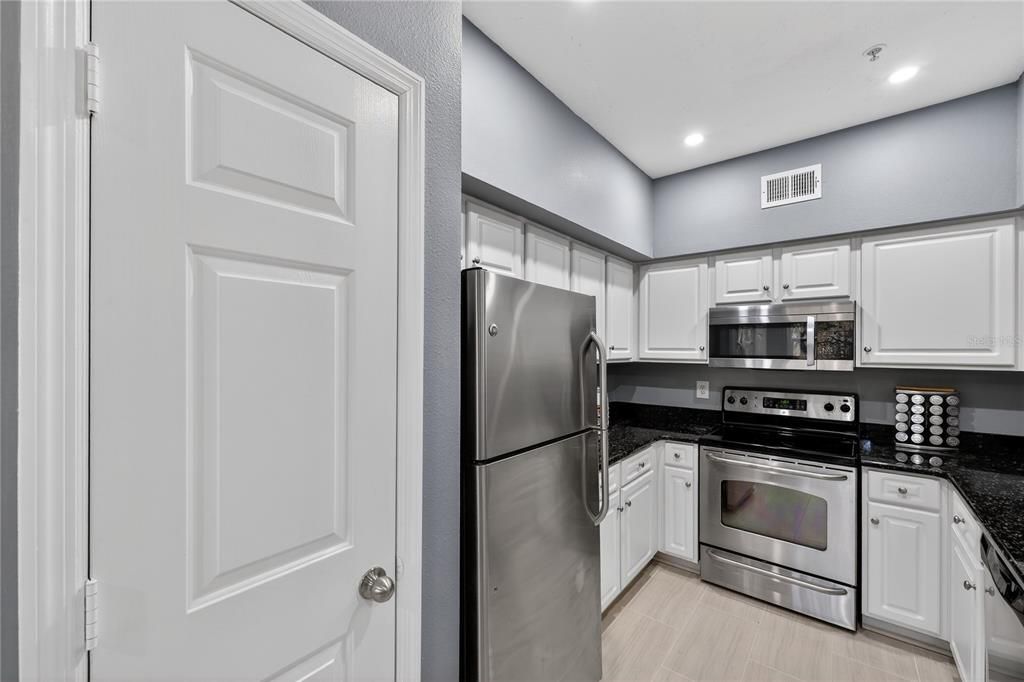 待售: $249,900 (1 贝兹, 1 浴室, 1044 平方英尺)