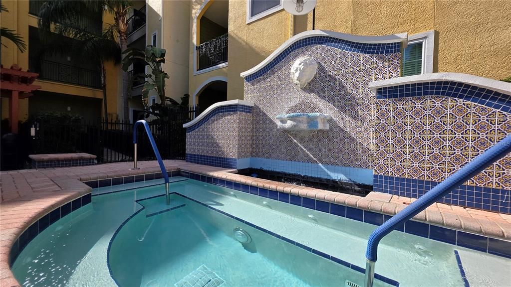 待售: $249,900 (1 贝兹, 1 浴室, 1044 平方英尺)