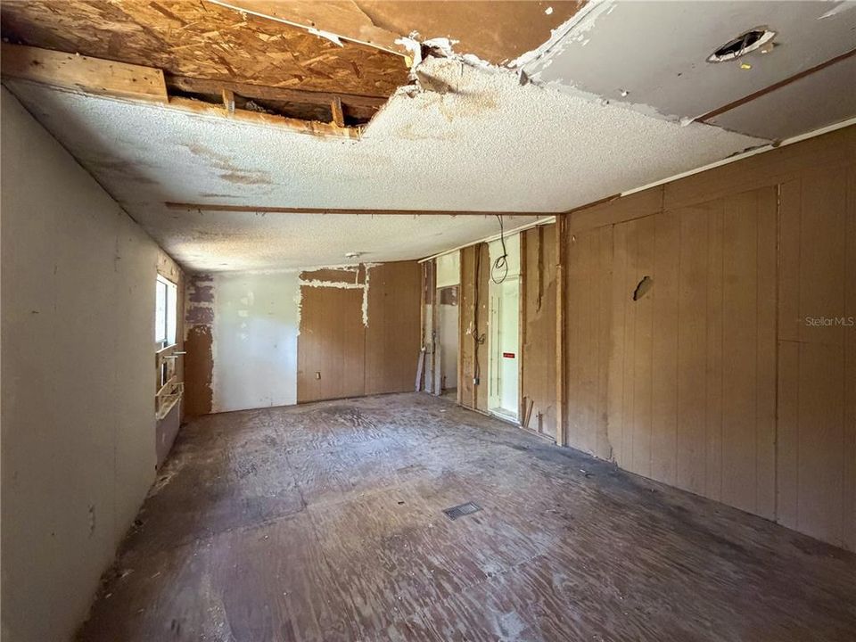 待售: $59,900 (2 贝兹, 3 浴室, 1352 平方英尺)