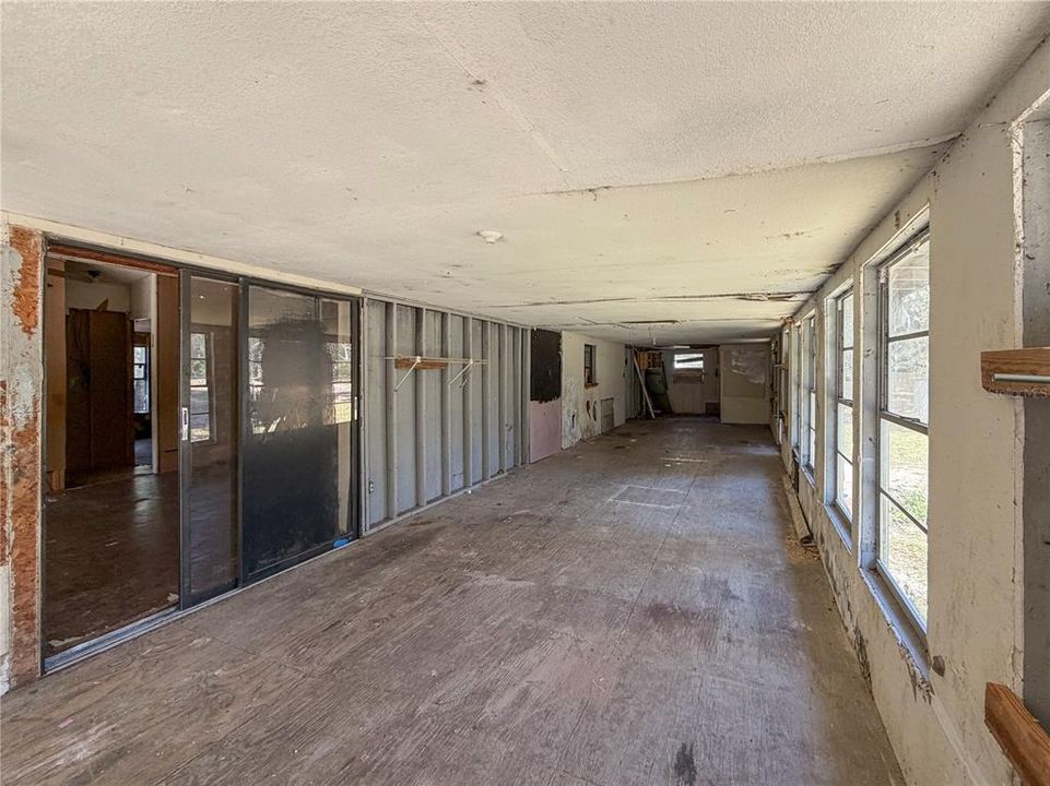 待售: $59,900 (2 贝兹, 3 浴室, 1352 平方英尺)