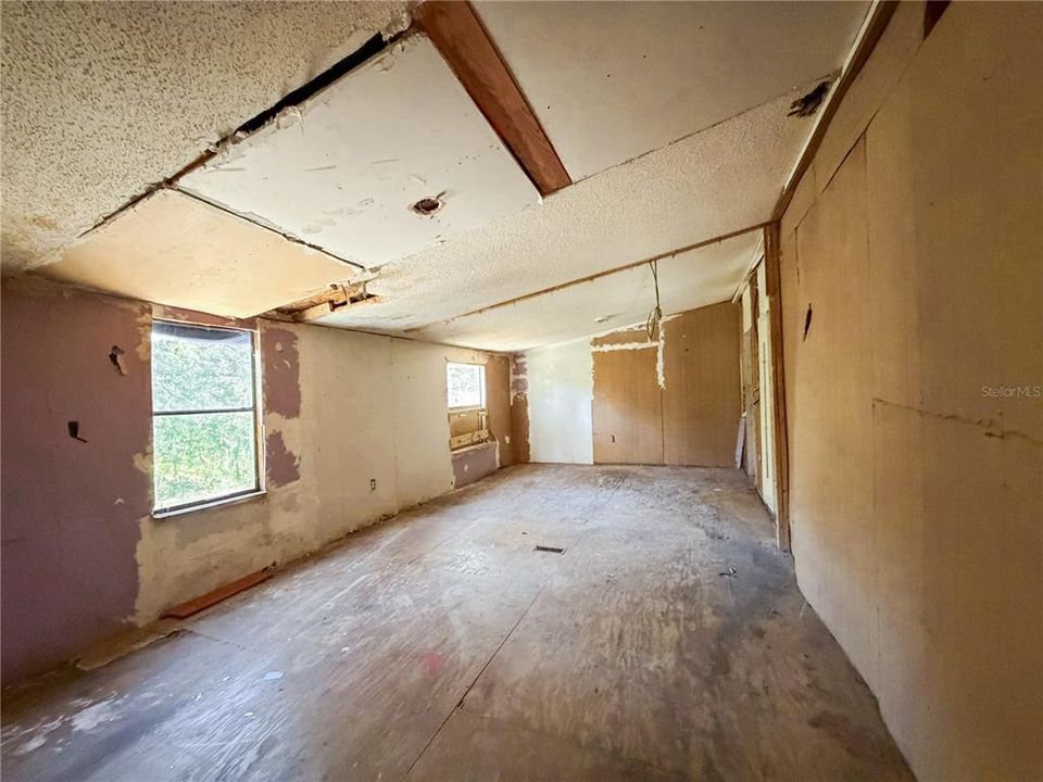 待售: $59,900 (2 贝兹, 3 浴室, 1352 平方英尺)