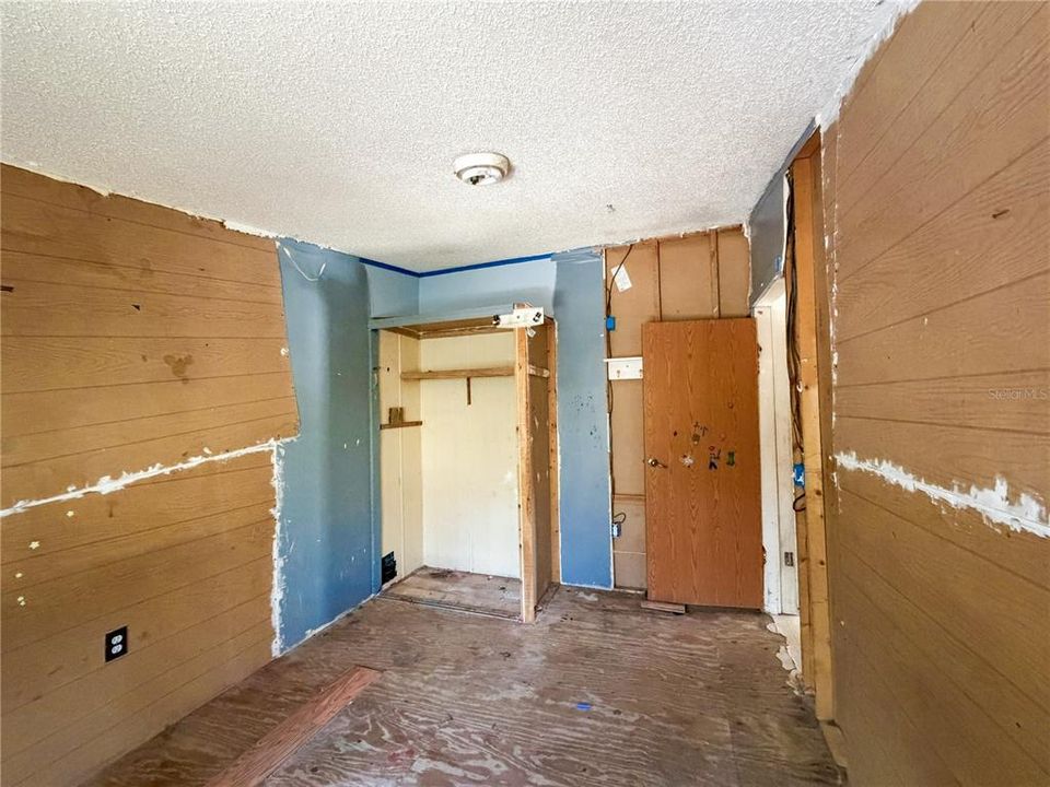 待售: $59,900 (2 贝兹, 3 浴室, 1352 平方英尺)