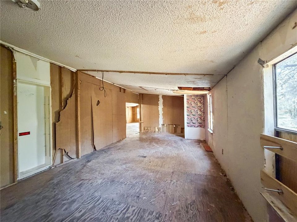 待售: $59,900 (2 贝兹, 3 浴室, 1352 平方英尺)