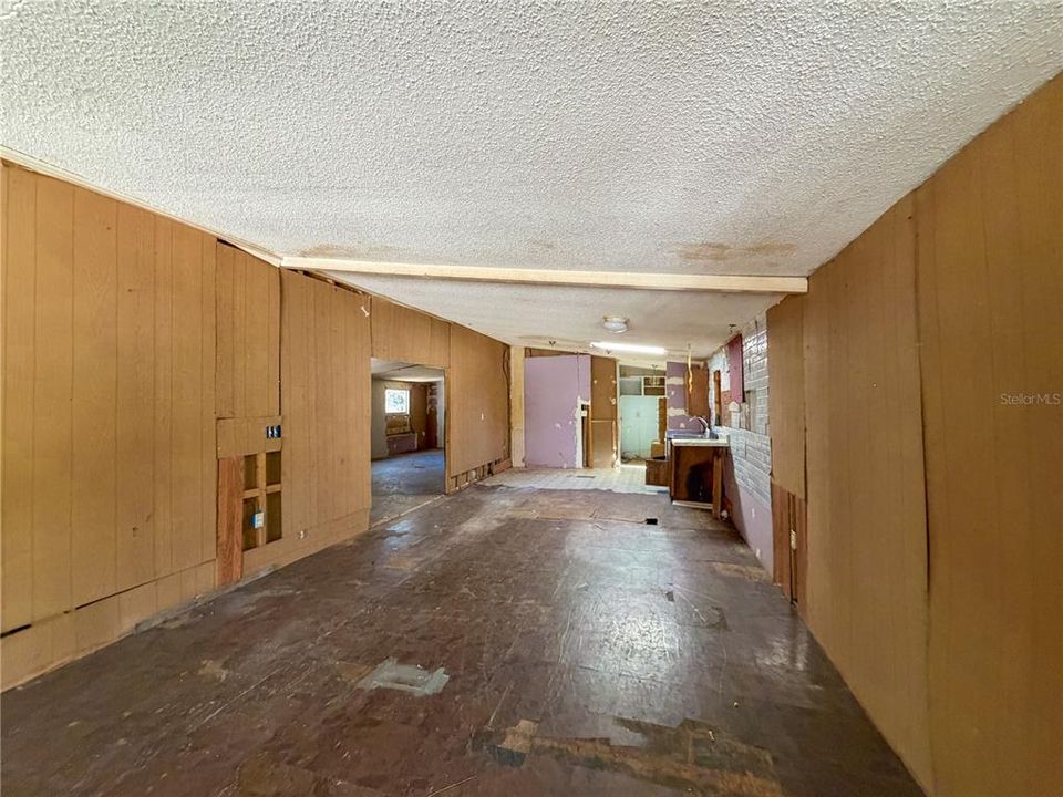 待售: $59,900 (2 贝兹, 3 浴室, 1352 平方英尺)