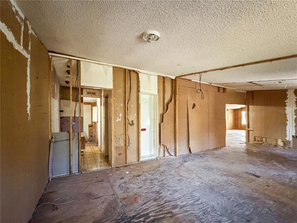 待售: $59,900 (2 贝兹, 3 浴室, 1352 平方英尺)