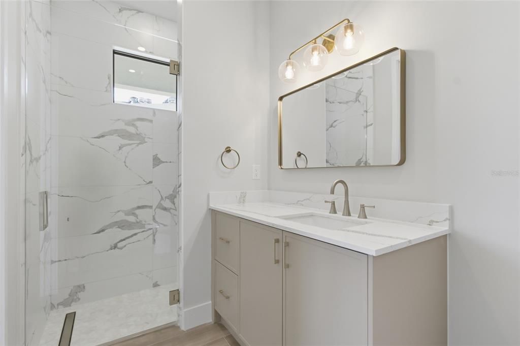 En Venta: $925,000 (3 camas, 3 baños, 2014 Pies cuadrados)