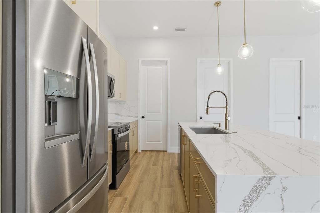 En Venta: $925,000 (3 camas, 3 baños, 2014 Pies cuadrados)