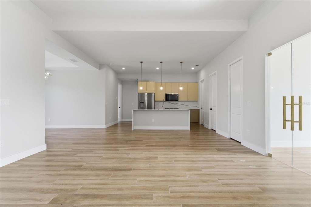 En Venta: $925,000 (3 camas, 3 baños, 2014 Pies cuadrados)