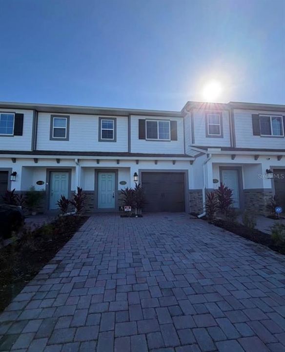 For Rent: $2,200 (3 beds, 2 baths, 1379 Square Feet)