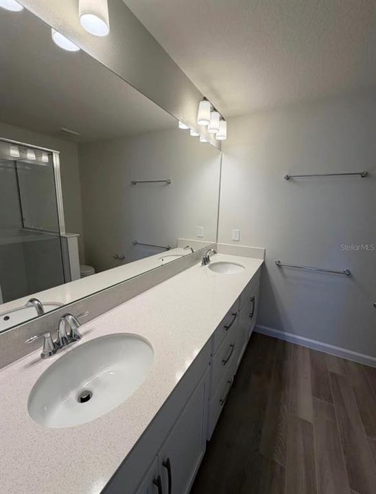 For Rent: $2,200 (3 beds, 2 baths, 1379 Square Feet)