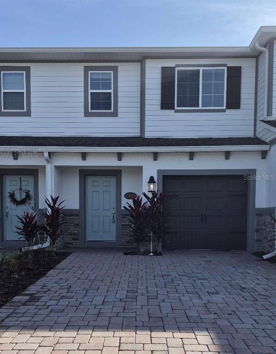 For Rent: $2,200 (3 beds, 2 baths, 1379 Square Feet)