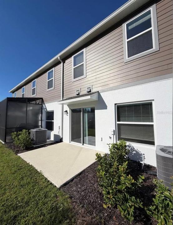 For Rent: $2,200 (3 beds, 2 baths, 1379 Square Feet)