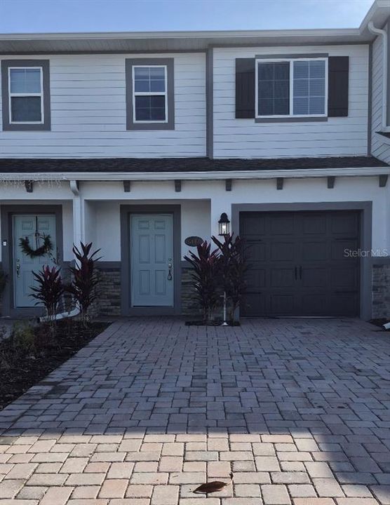 For Rent: $2,200 (3 beds, 2 baths, 1379 Square Feet)