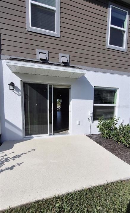 For Rent: $2,200 (3 beds, 2 baths, 1379 Square Feet)