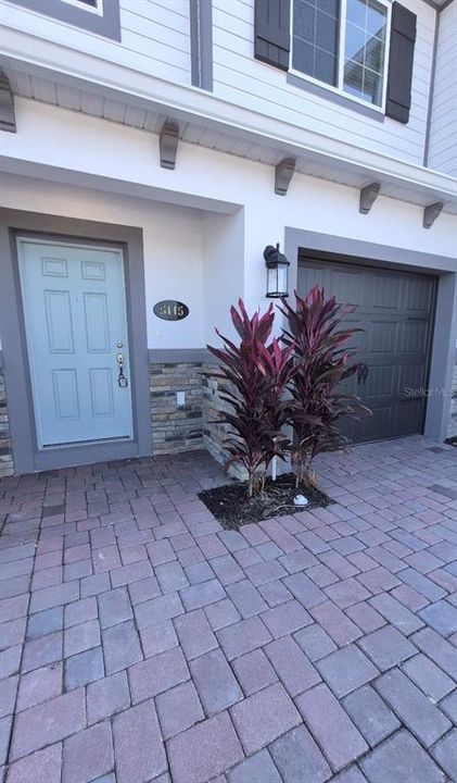 For Rent: $2,200 (3 beds, 2 baths, 1379 Square Feet)