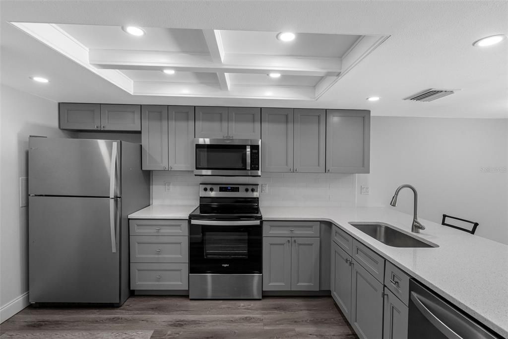 For Rent: $2,550 (1 beds, 1 baths, 840 Square Feet)