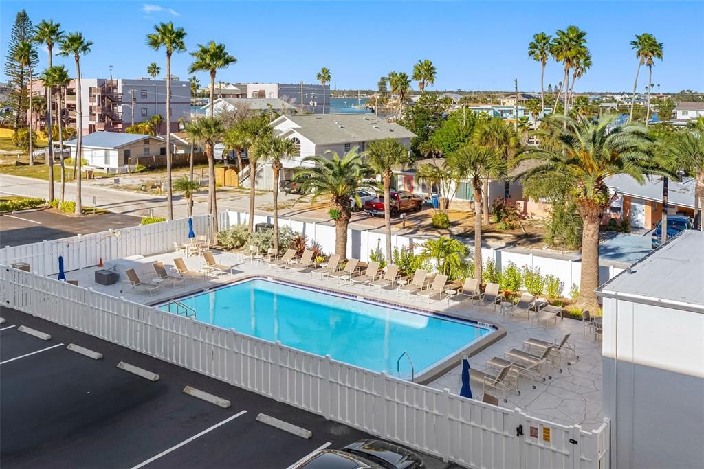 For Rent: $2,550 (1 beds, 1 baths, 840 Square Feet)