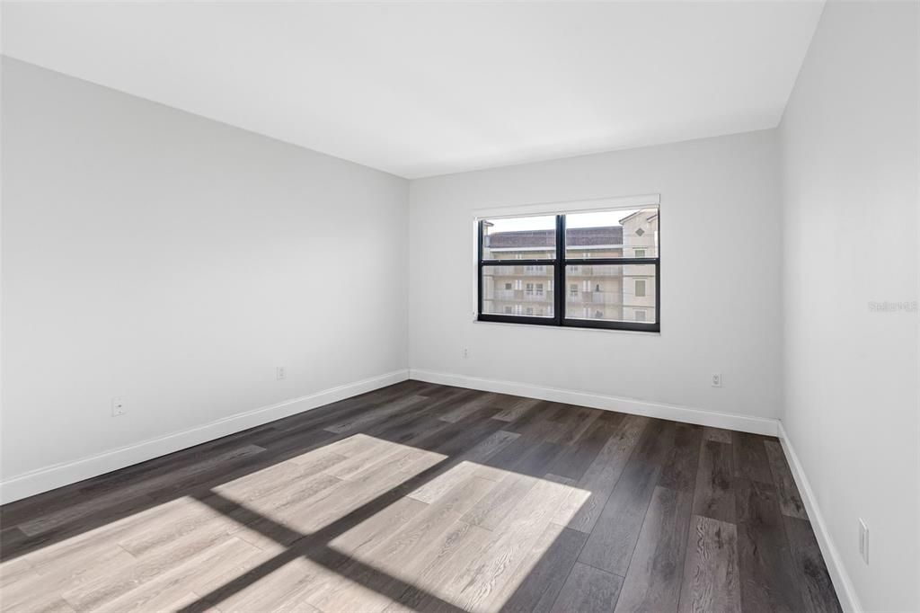 For Rent: $2,550 (1 beds, 1 baths, 840 Square Feet)