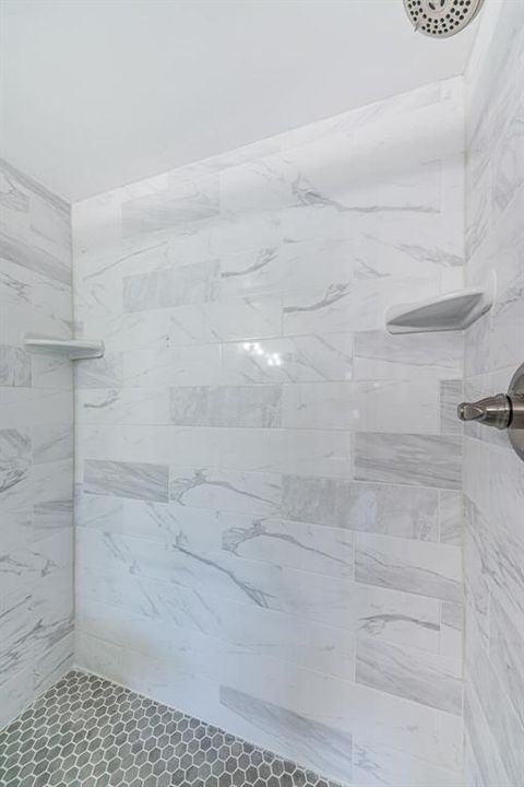 For Rent: $2,550 (1 beds, 1 baths, 840 Square Feet)