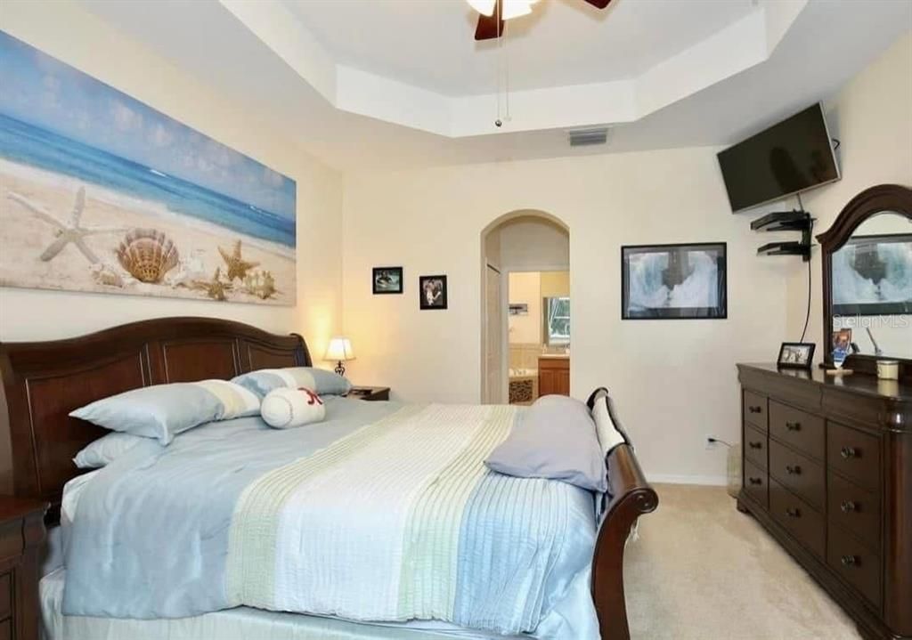 For Rent: $2,700 (3 beds, 2 baths, 1537 Square Feet)